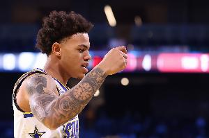 能攻善传！基昂特-乔治18中8砍26分5板10助 末节和加时14分